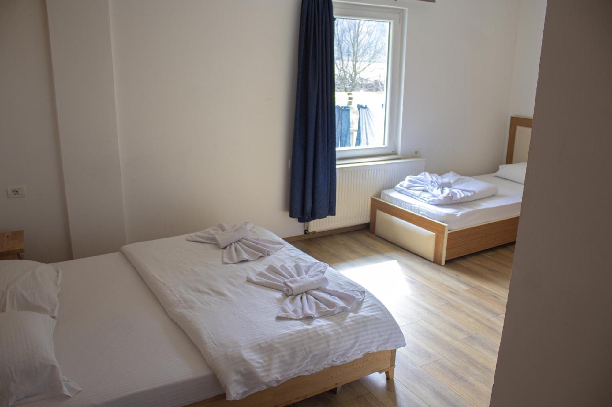 Bujtinat E Lugines Valbone Aparthotel Exterior photo