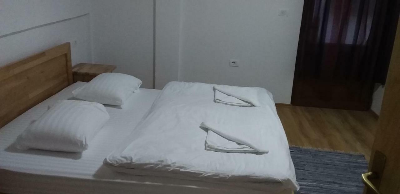 Bujtinat E Lugines Valbone Aparthotel Room photo
