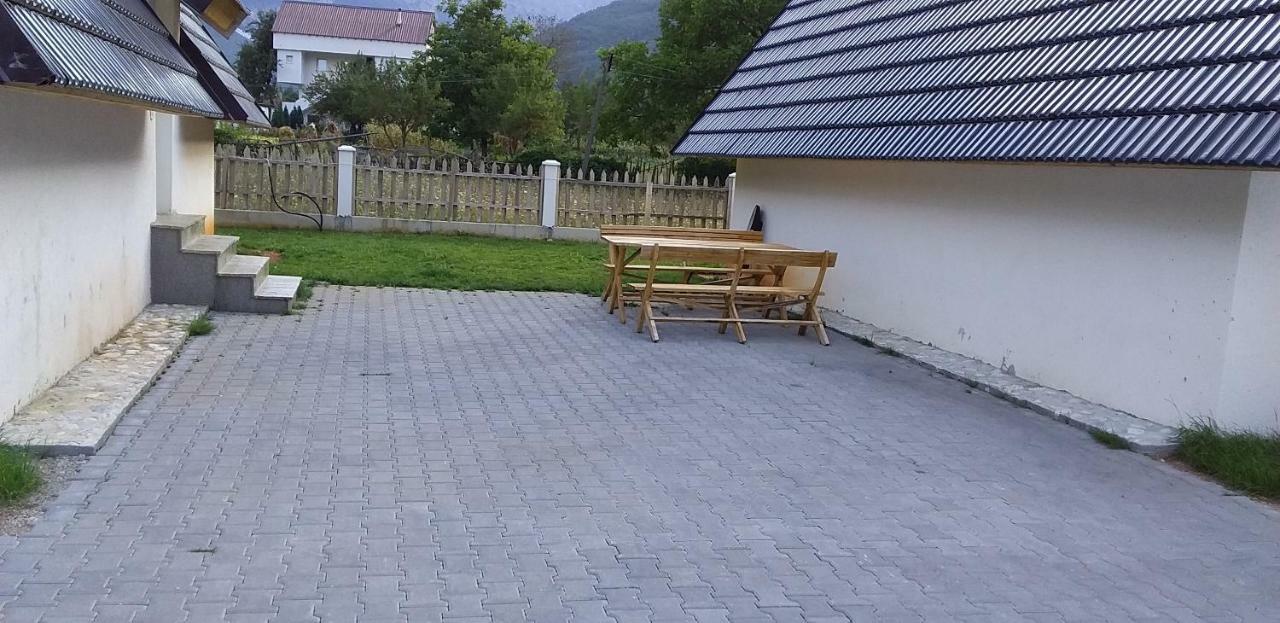 Bujtinat E Lugines Valbone Aparthotel Exterior photo