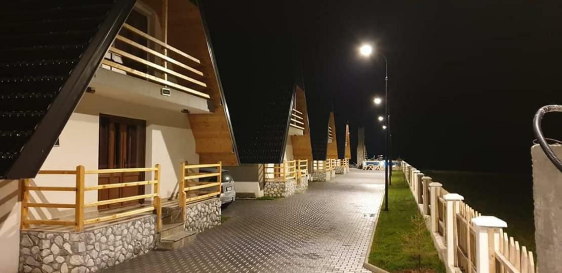 Bujtinat E Lugines Valbone Aparthotel Exterior photo